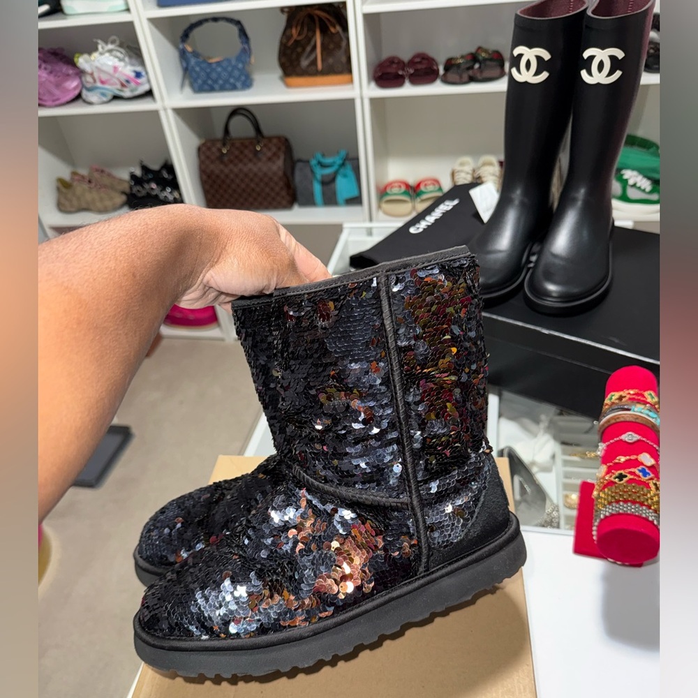 Women sequin Uggs